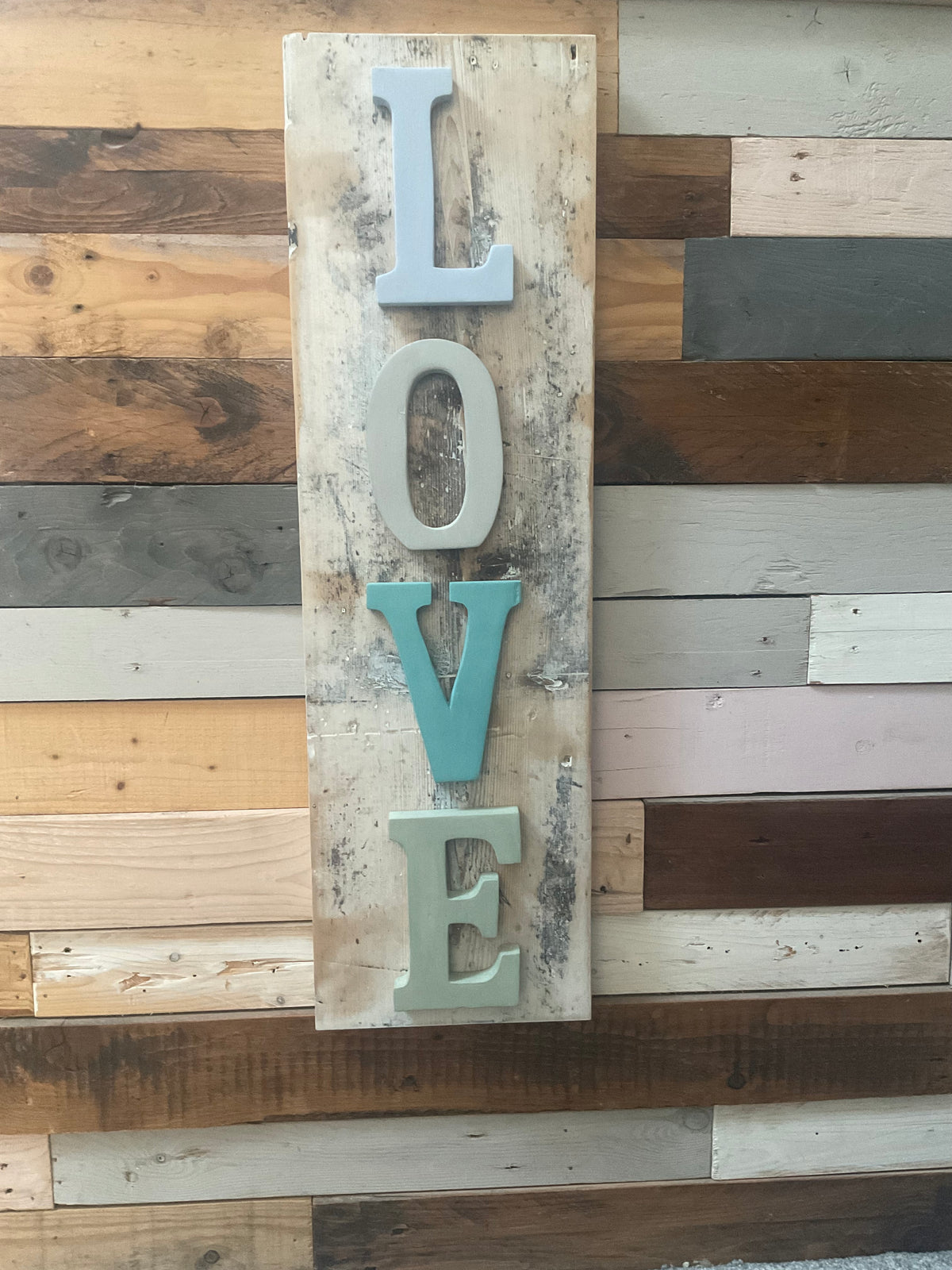 Wooden LOVE Sign | Shabby chic | Rustic | Gift | Christmas | Decor | Home