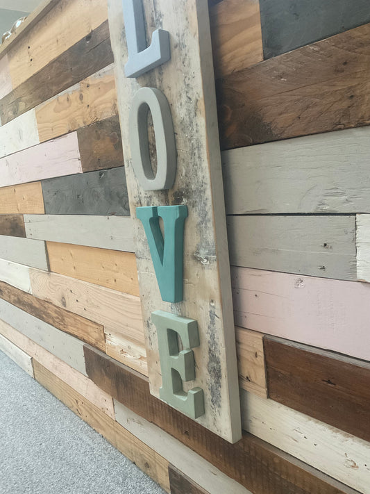 Wooden LOVE Sign | Shabby chic | Rustic | Gift | Christmas | Decor | Home
