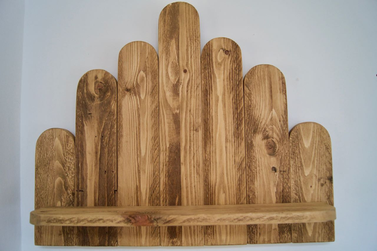 Picket Fence Style Floating Shelf - Increasing Height