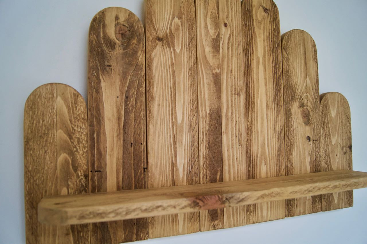 Picket Fence Style Floating Shelf - Increasing Height