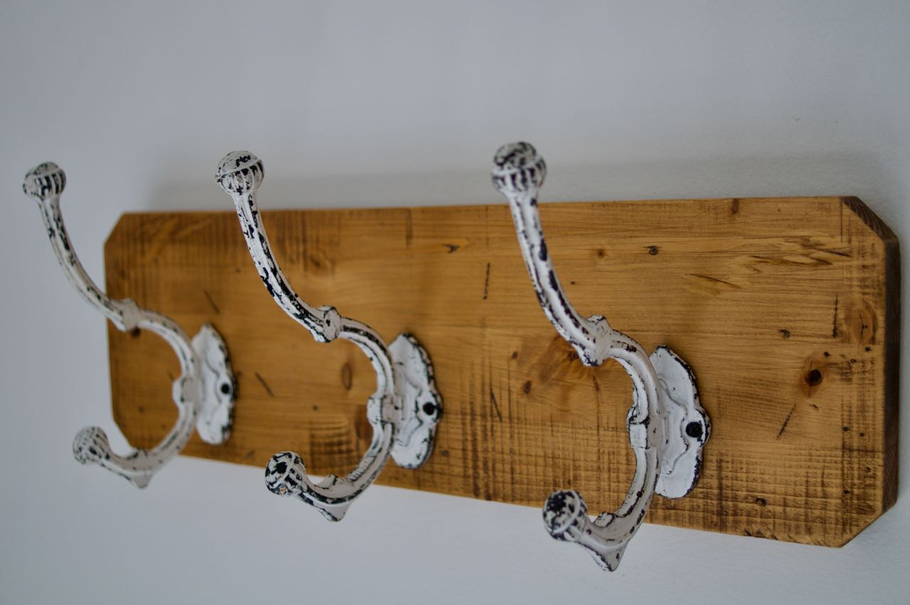 Farmhouse Shabby Chic Coat / Hat Rack - 3 White Heavy Rustic Hooks Entrance Hallway