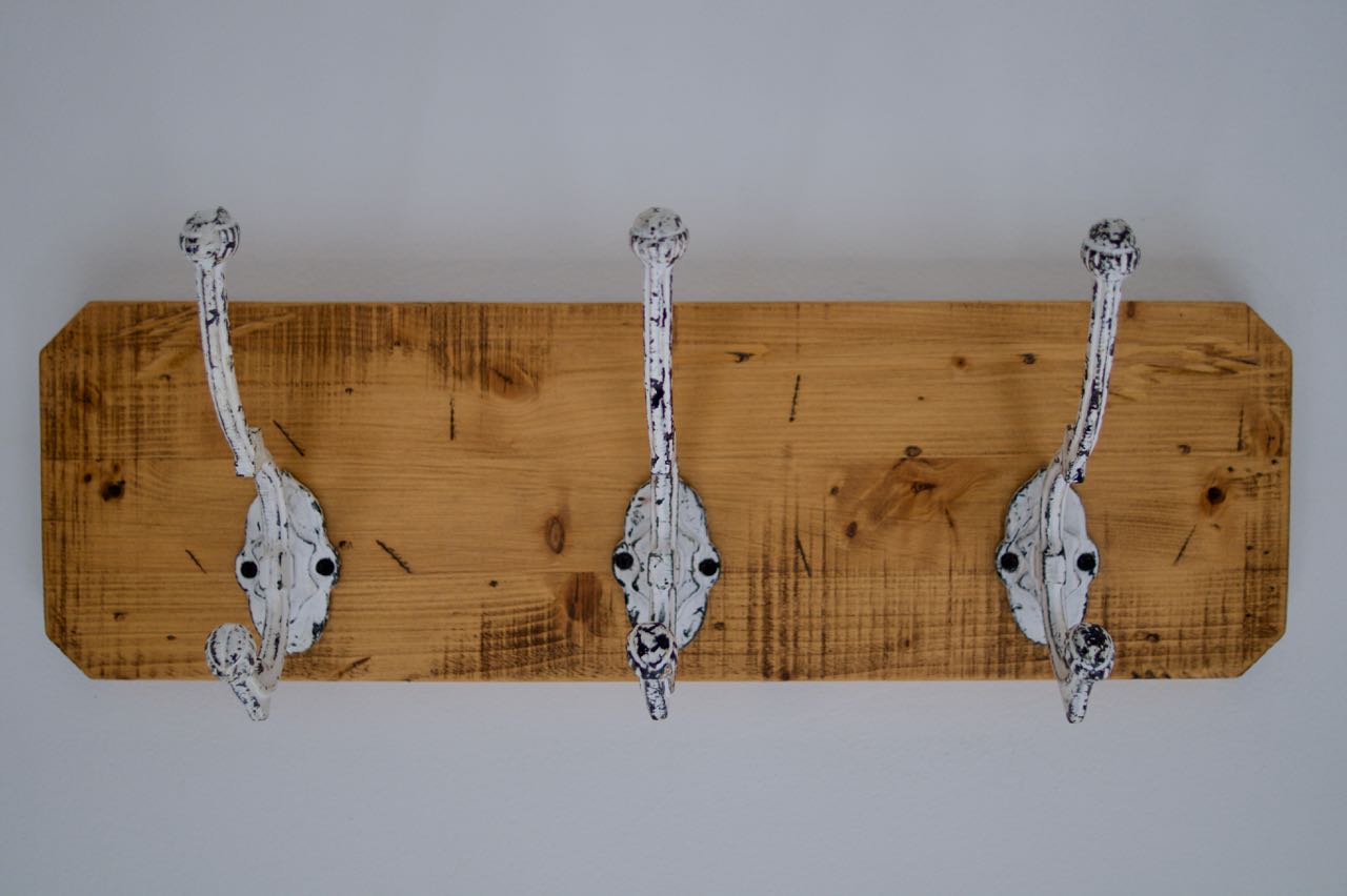 Farmhouse Shabby Chic Coat / Hat Rack - 3 White Heavy Rustic Hooks Entrance Hallway