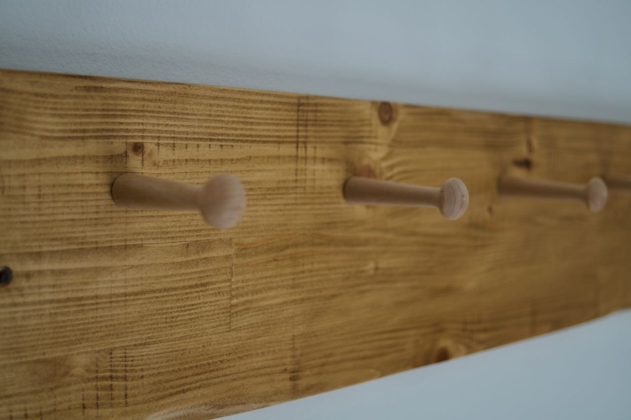 Farmhouse Style Wooden Kitchen Towel & Utensil Holder & 5 Pegs