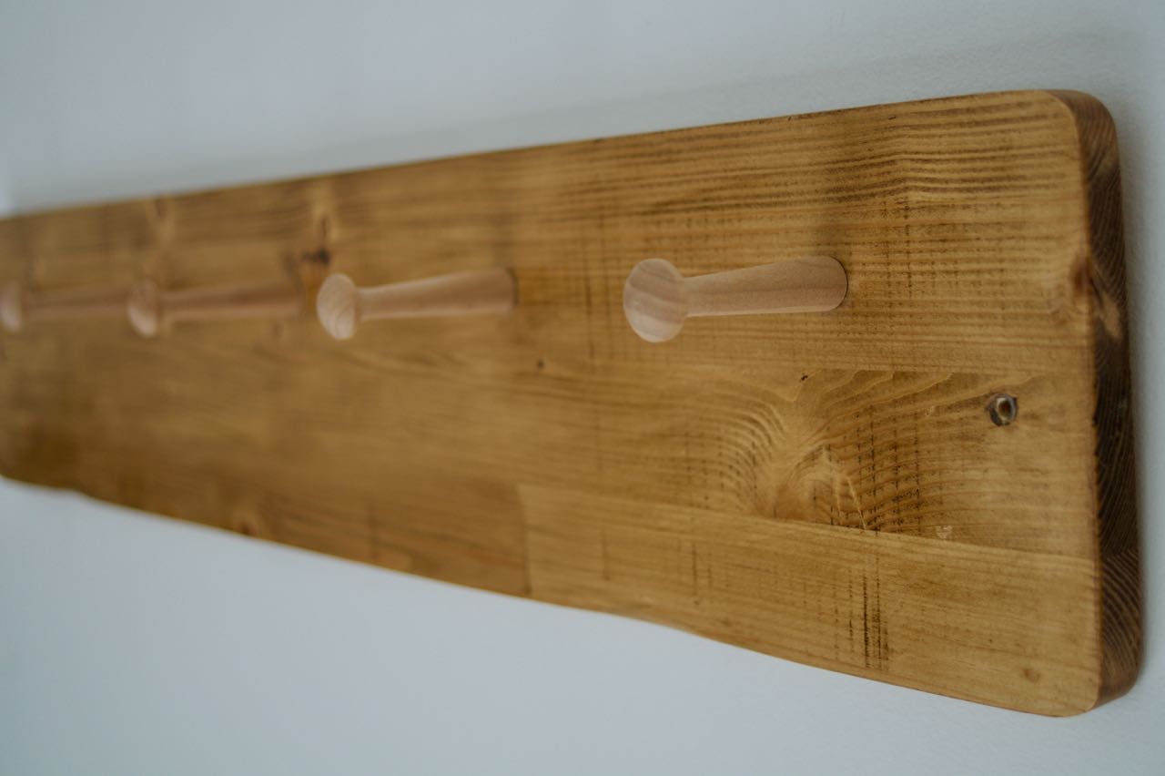 Farmhouse Style Wooden Kitchen Towel & Utensil Holder & 5 Pegs