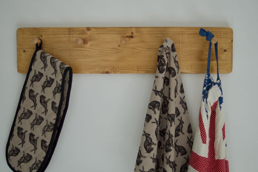 Farmhouse Style Wooden Kitchen Towel & Utensil Holder & 5 Pegs