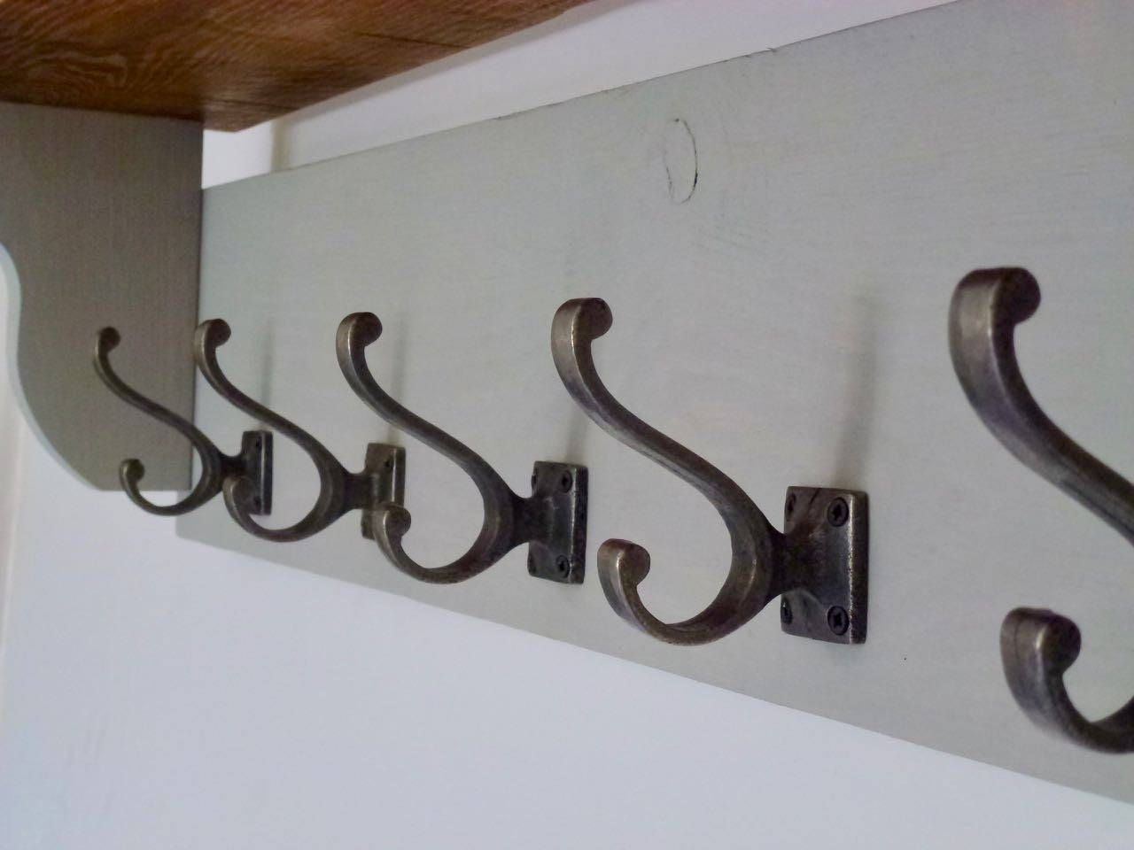 Farmhouse Style  Hat / Coat Rack Complete With Shelf and 6 Stylish Antique Cast Iron Hooks